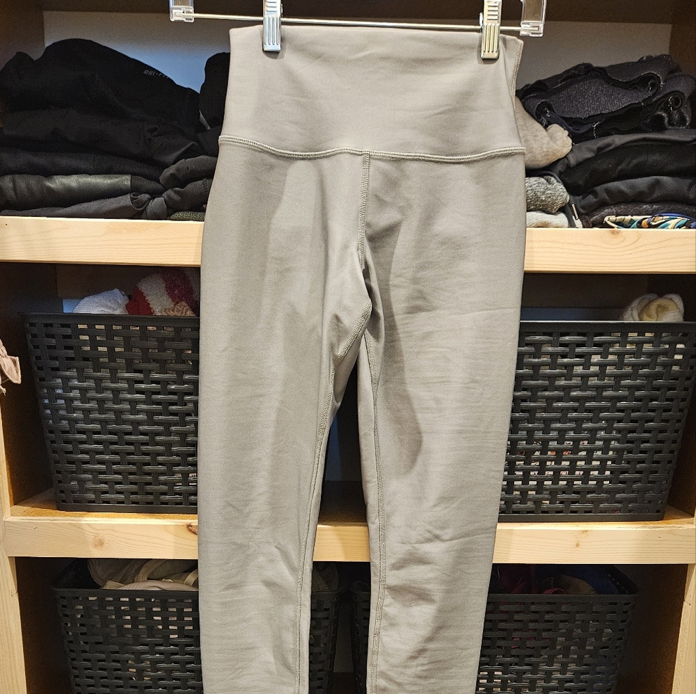 Alo Leggings